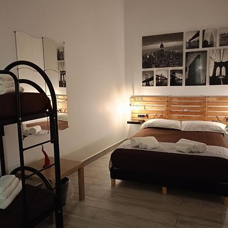 La Casa Del Rione Sanita' Hotel Napoli Bagian luar foto