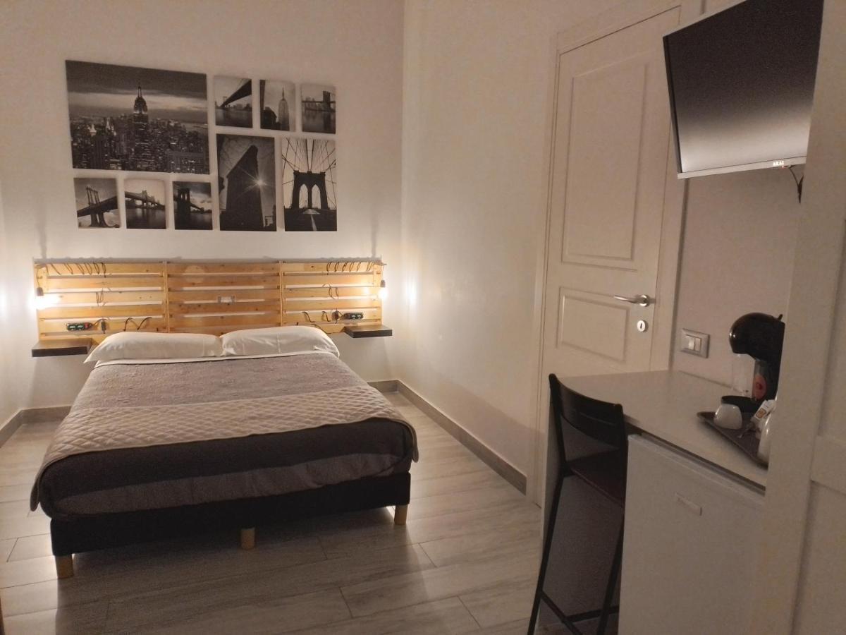 La Casa Del Rione Sanita' Hotel Napoli Bagian luar foto