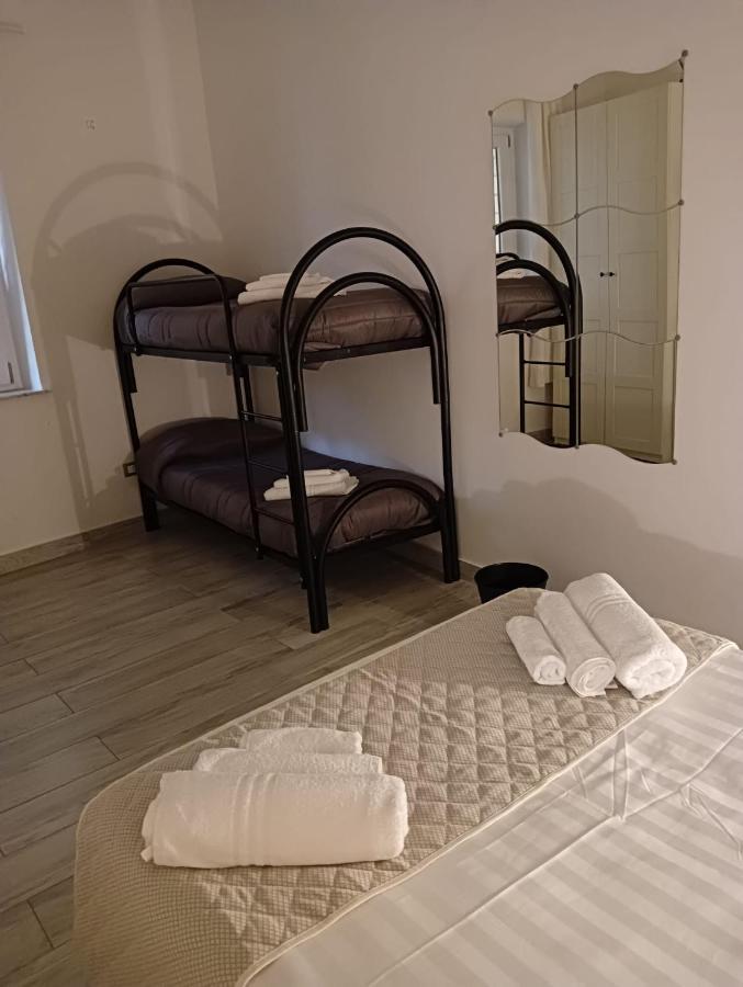 La Casa Del Rione Sanita' Hotel Napoli Bagian luar foto